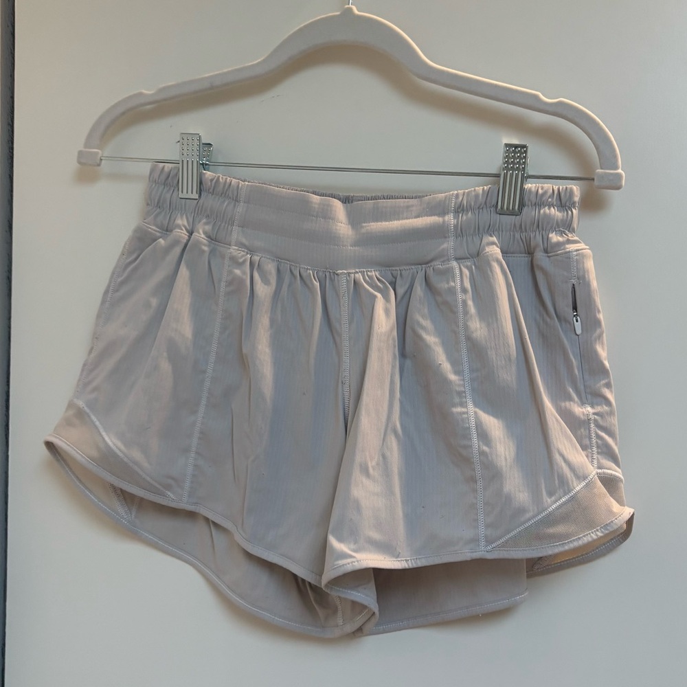 Lululemon Athletica White Hotty Hot low rise 4 inch tall